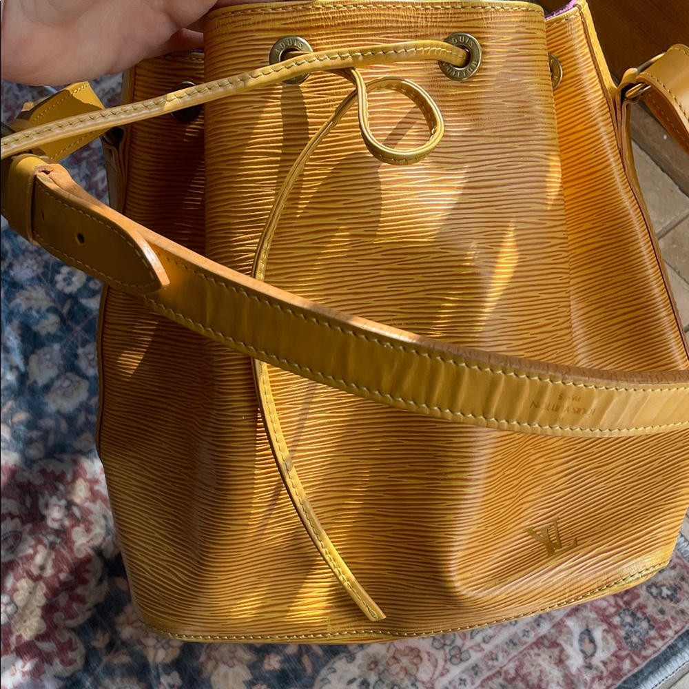 Louis Vuitton Vintage Bucket Bag add Guitar Strap to Crossbody! Authentic As Is - Picture 14 of 17
